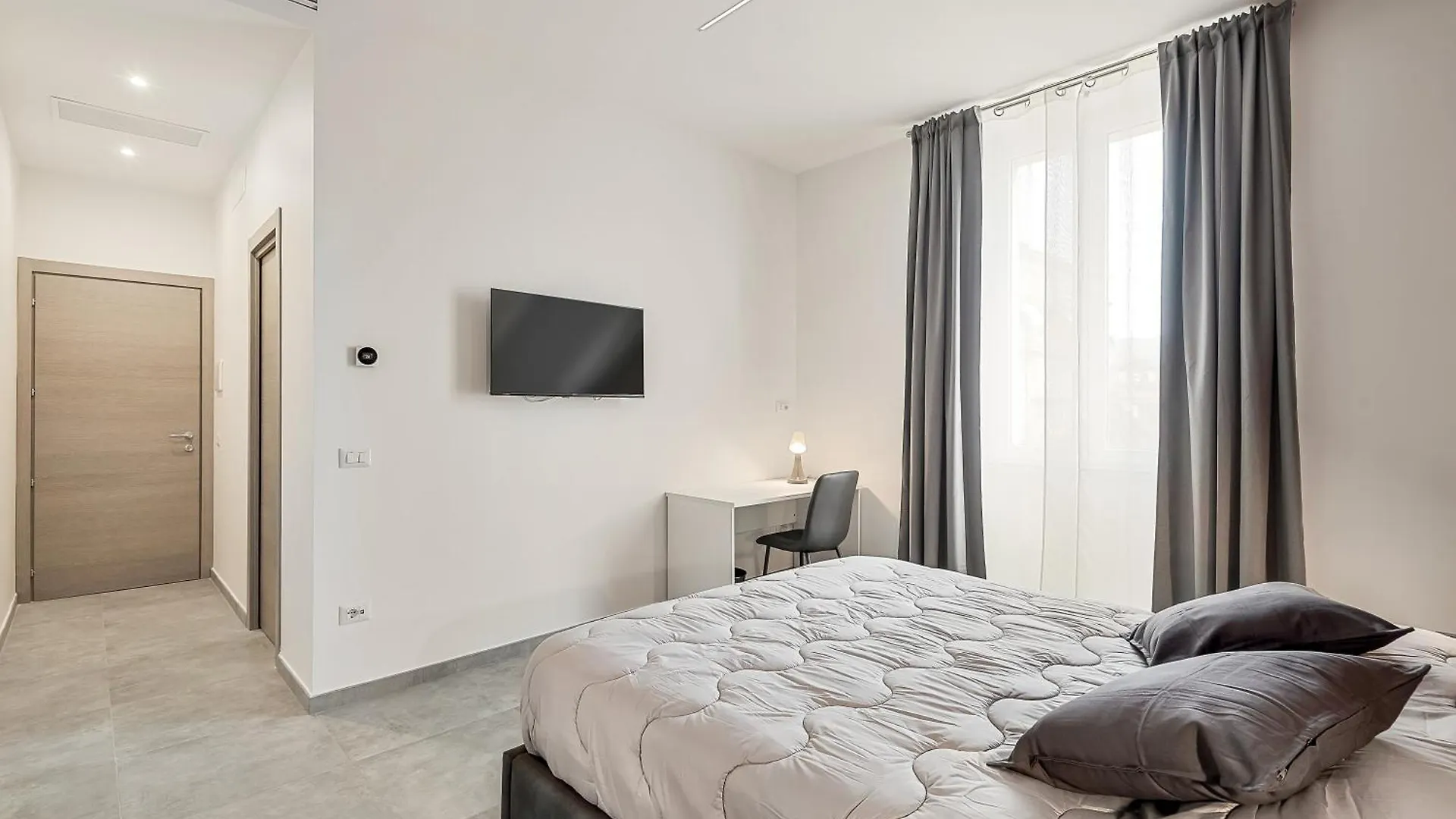 Home 501 Guest House - La Spezia