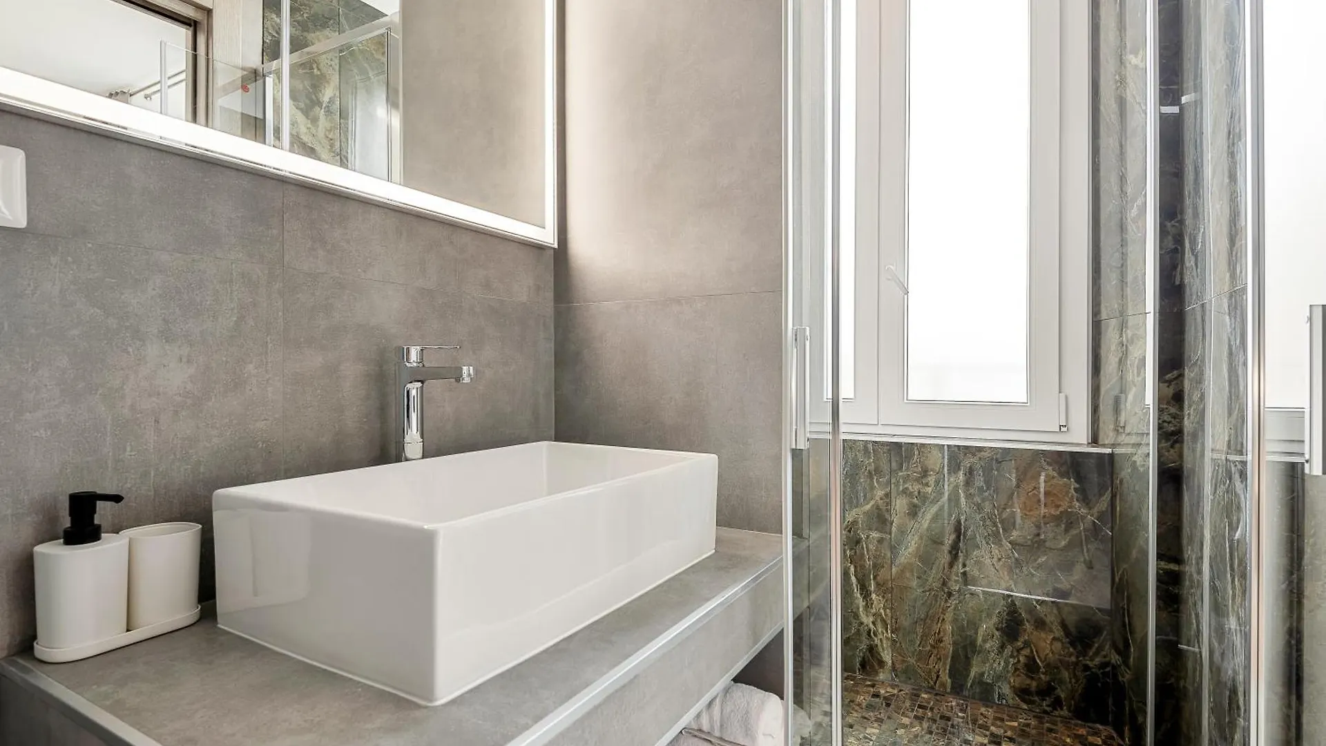 Home 501 Guest House - La Spezia Italy