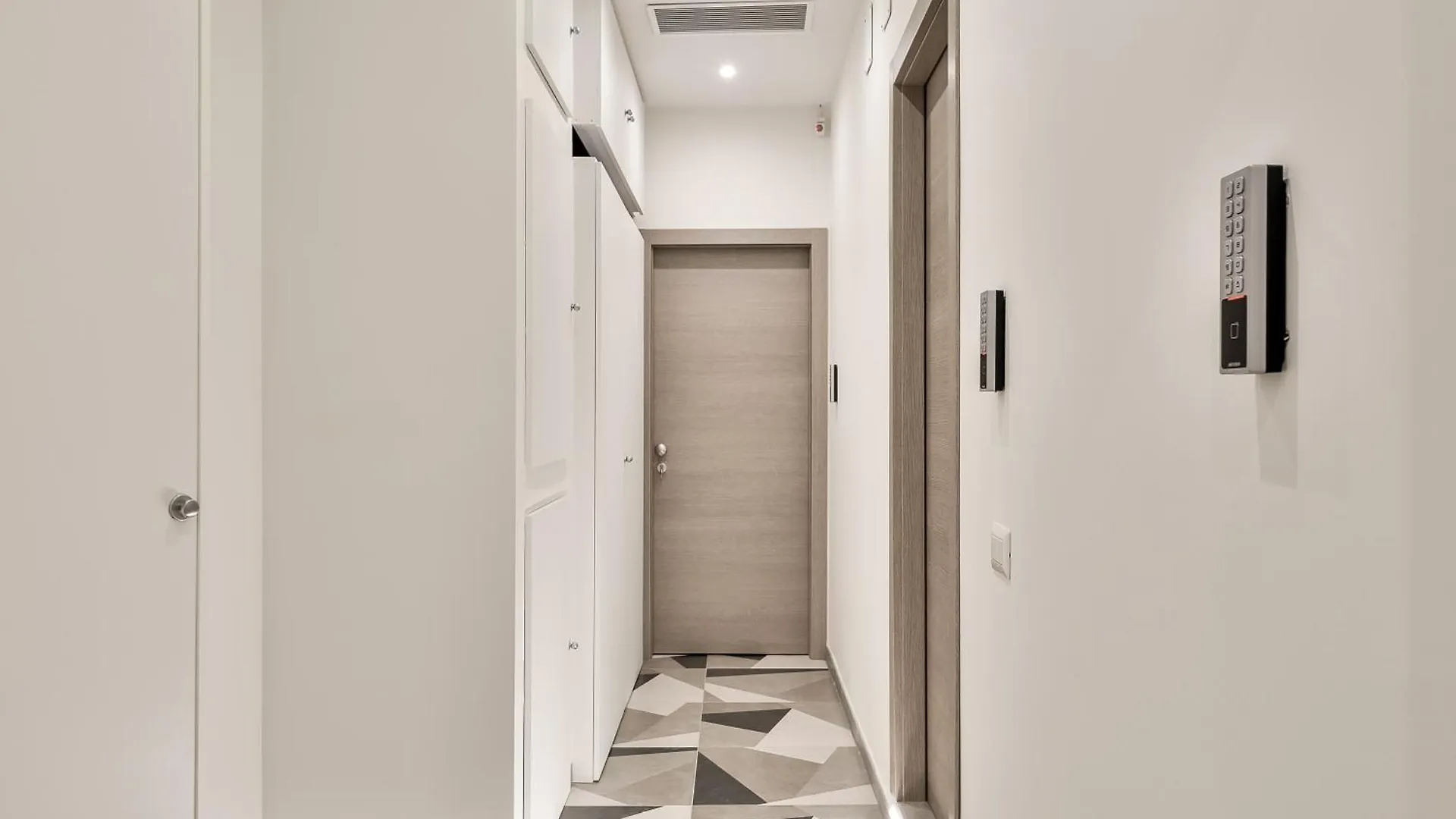 Home 501 Guest House - La Spezia