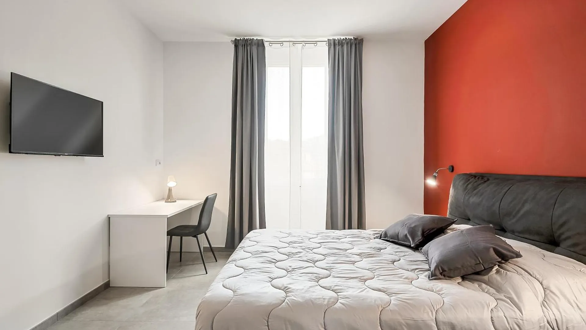 Home 501 Guest House - La Spezia