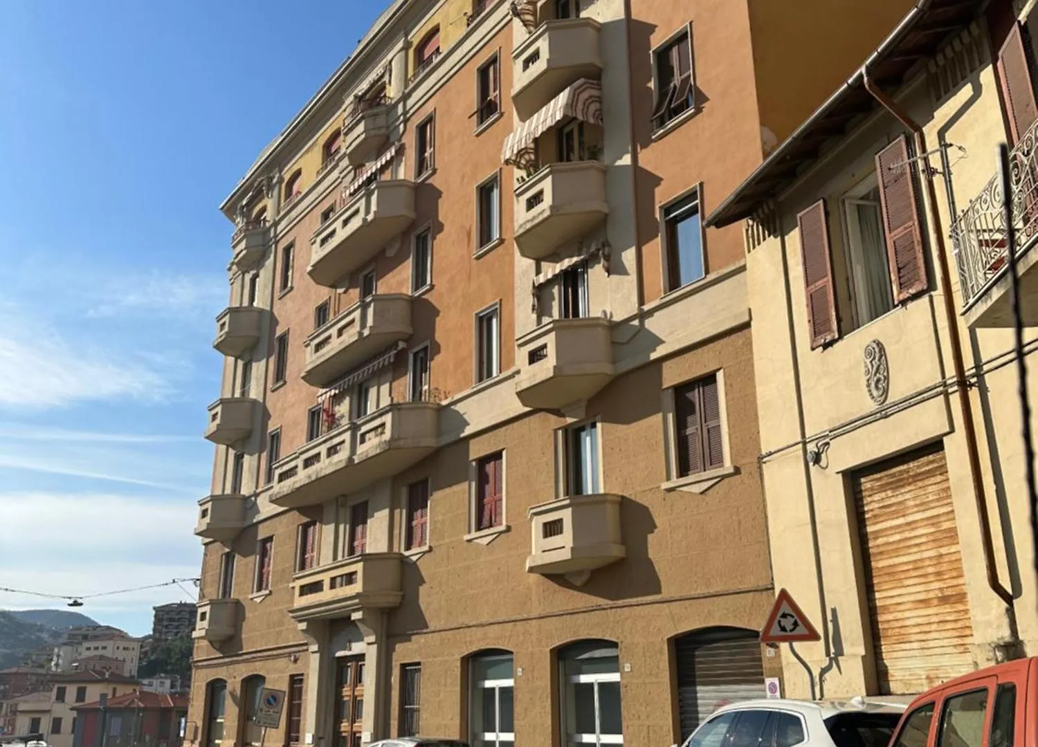 Home 501 Guest House - La Spezia